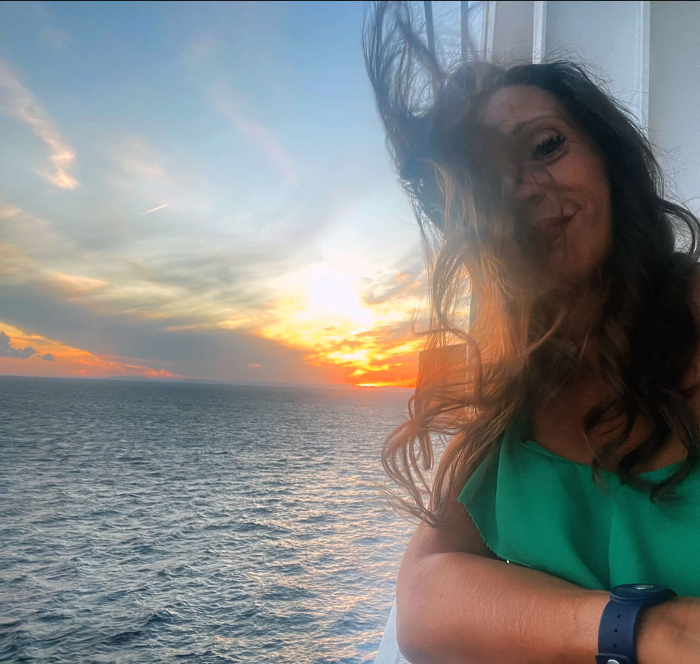 il-mare Laura Carbone | LaKarbons | Photos & Videos